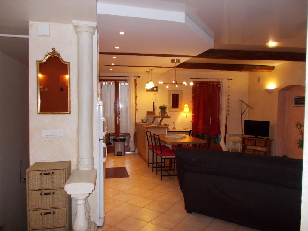 Apartamento Le Campanin Menton Habitación foto